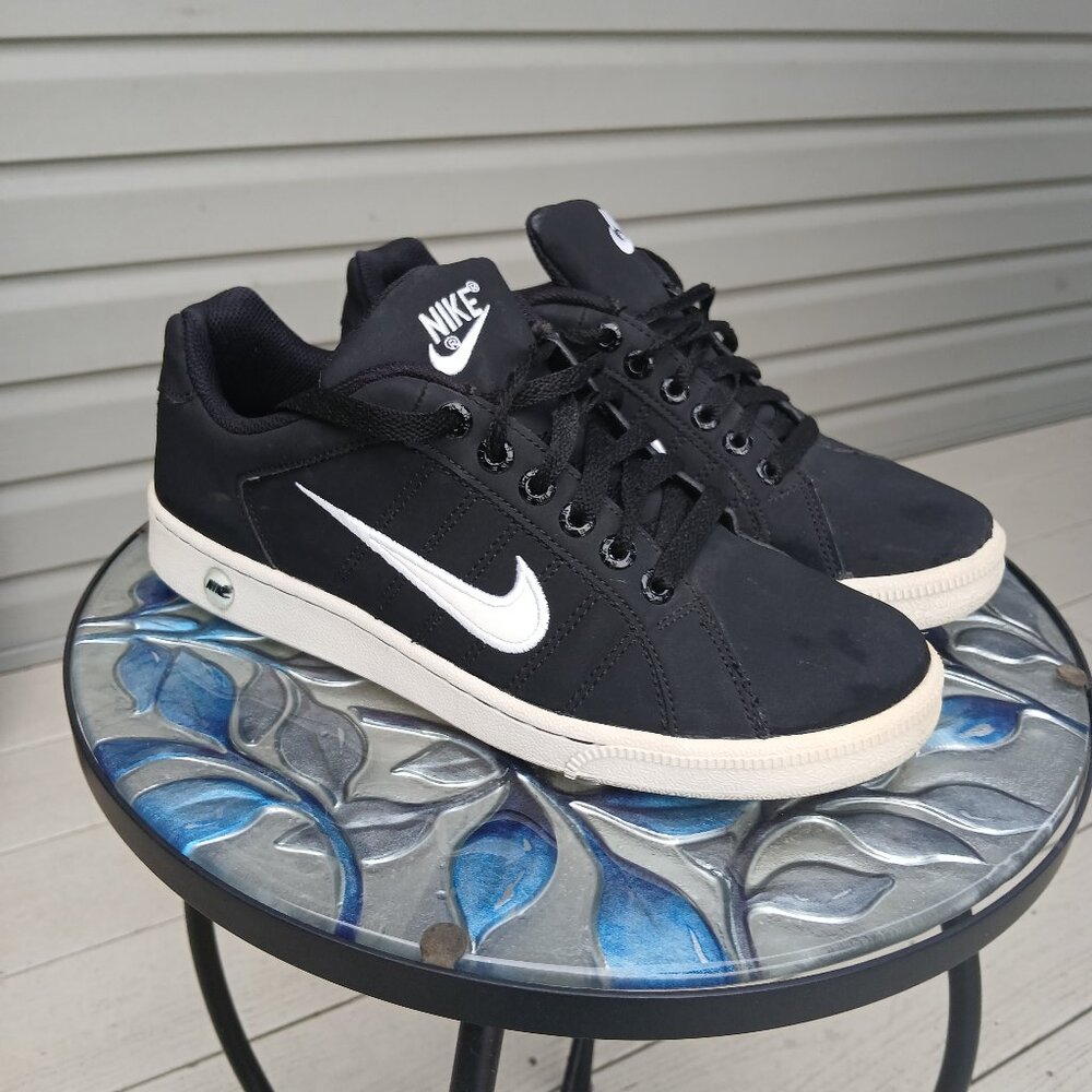 Nike Sneaker Women's